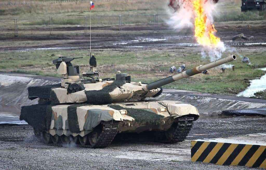Т-90МС в момент после выстрела